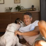 Márcio Garcia atualiza estado de saúde do cachorro com câncer e emociona seguidores